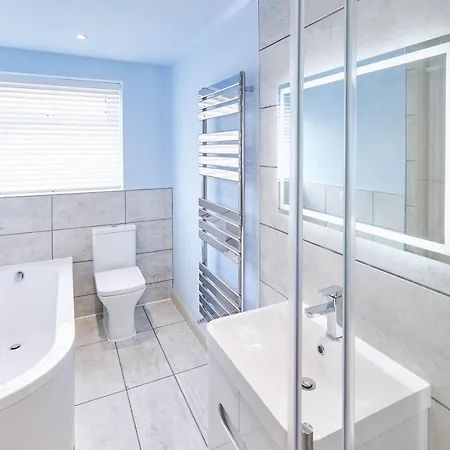 Host & - Painter's Rest